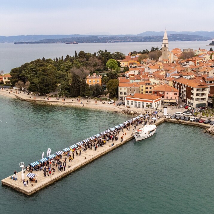 Izola - Home